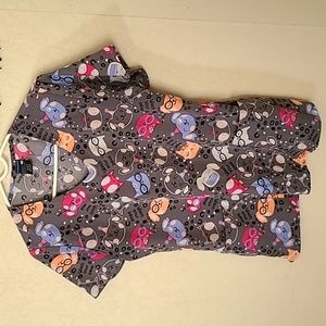 Zoe + Chloe scrub top